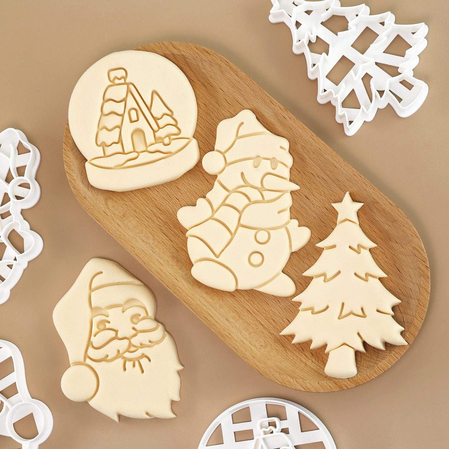 4 Pcs Christmas Cookie Cutter  - Crystal Ball Decor review and price